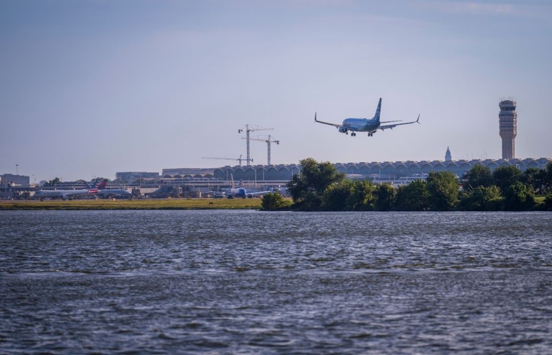 DCA to Port of Baltimore Plane Landing at DCA